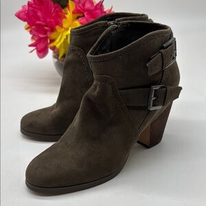 Crown Vintage Brown Ankle Boots with Chunky Heel Size 7 MCA7445K